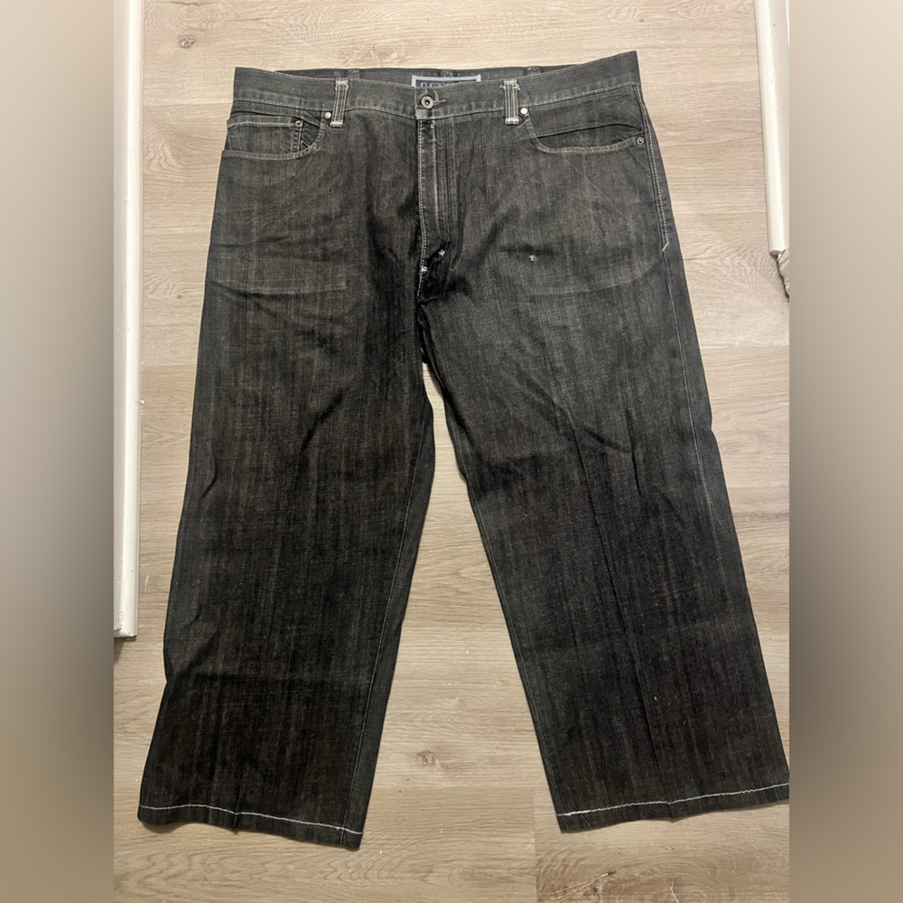 Levi’s black 569